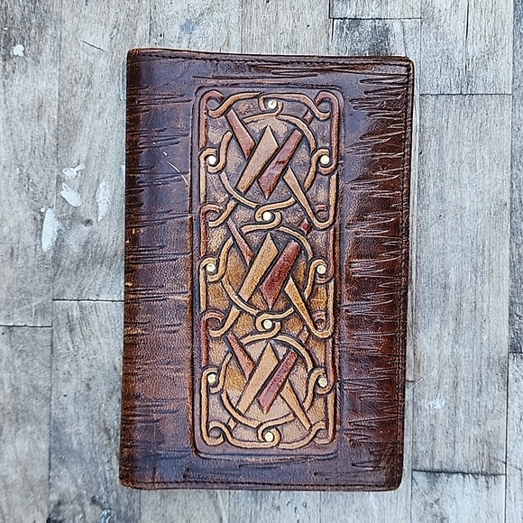 Handmade Leather Wallet - Picture 1 of 5
